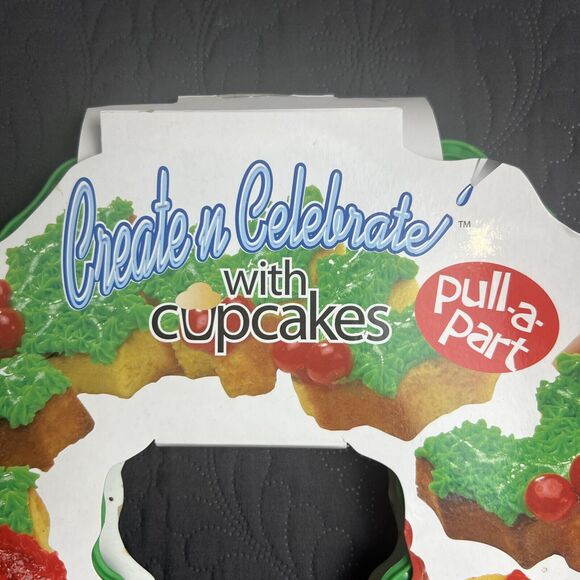 Create n Celebrate with Cupcakes Wreath Pull-a-Part Cupcake Mold Christmas  NEW! - Picture 4 of 14